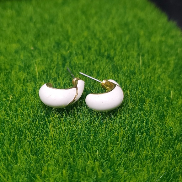 90s Babe Vintage White Hoop Earrings E1009 - Picture 2 of 3